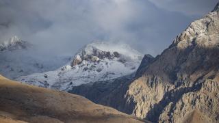 Munzur Dağları kar yağışıyla beyaza büründü