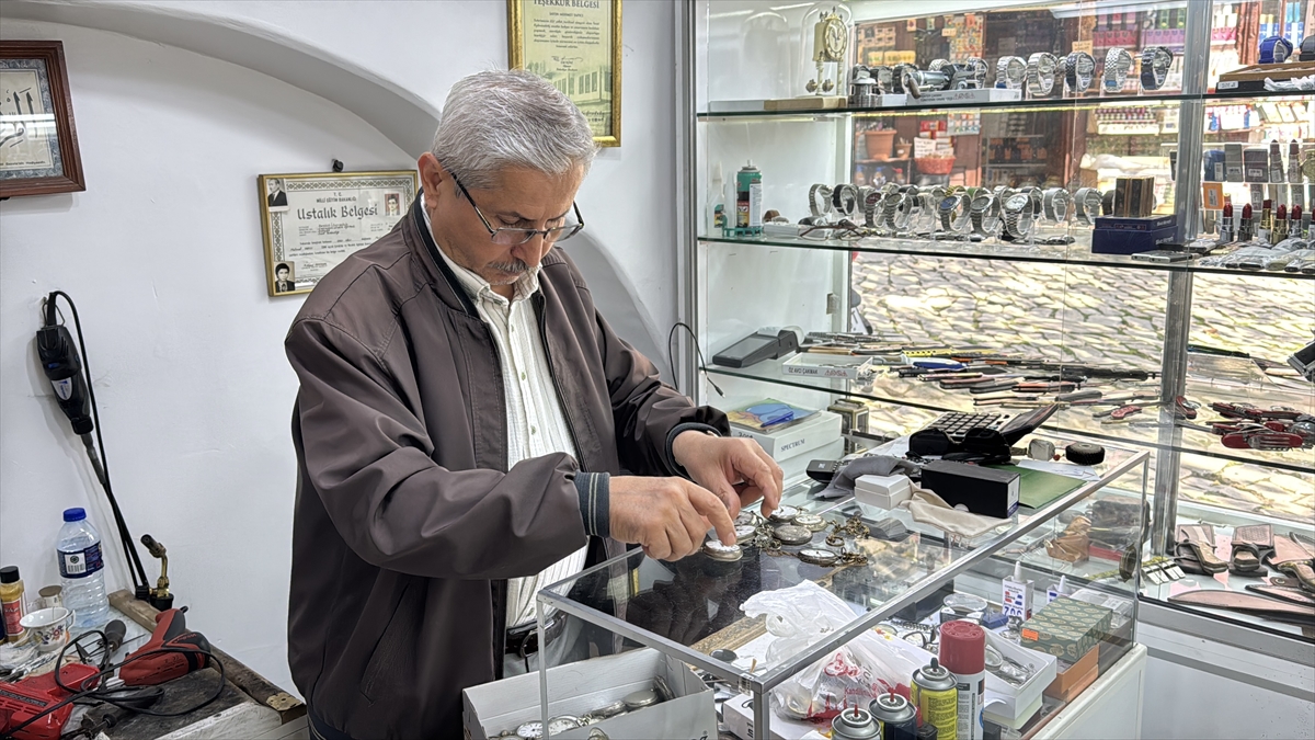 "Safranbolu Tarihi Çarşı`da saatçi bir ben kaldım"