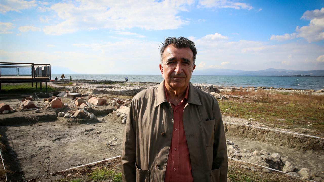 "Mezarları eski haline getirip sergilenebilecek şekle getirdik"