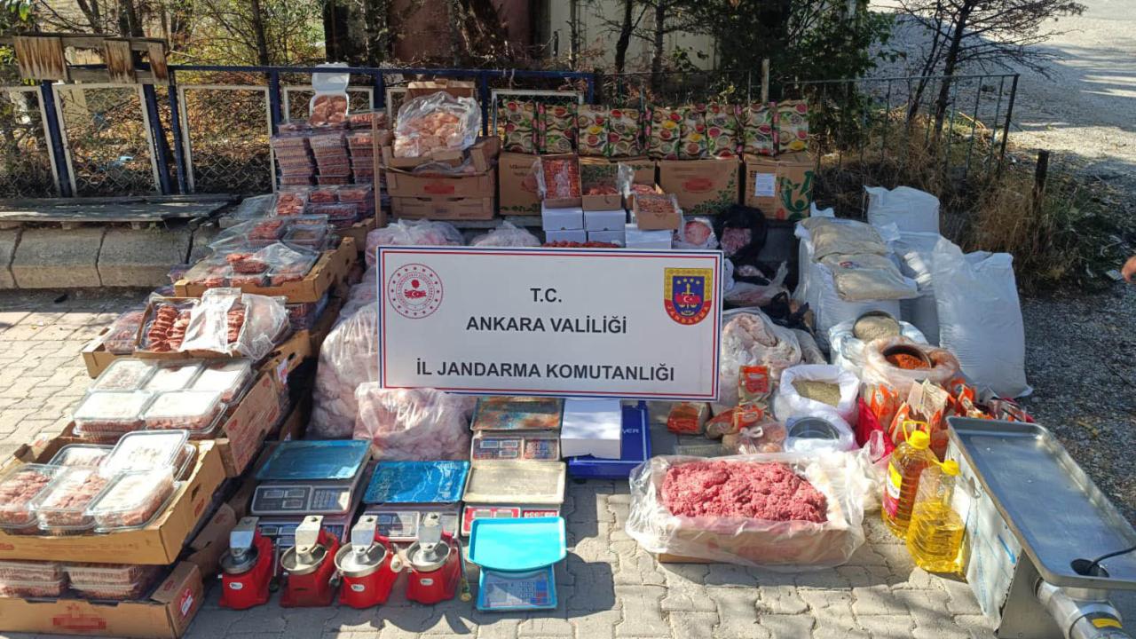 Başkentte bir iş yerinde 1,2 ton bozuk et ele geçirildi