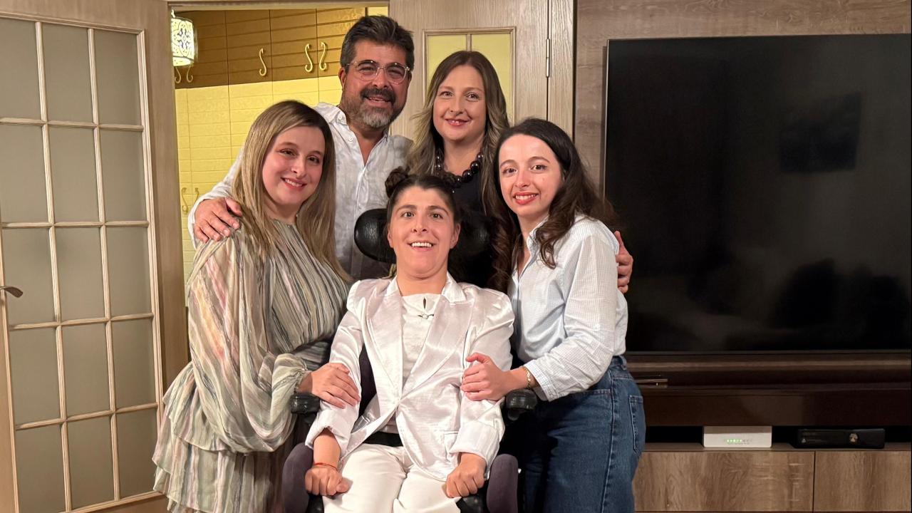 Serebral palsili üçüzlerin engel tanımayan azmi