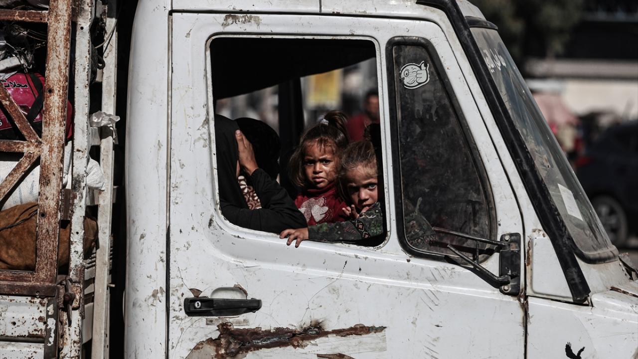 Gazze’de ateşkesin ardından Filistinlilerin dönüşü sürüyor