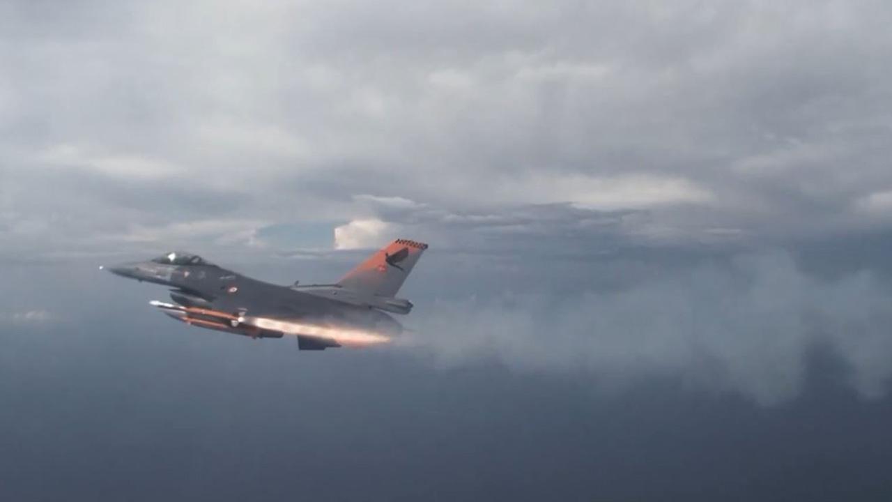 Gök vatanın iki pençesi BOZDOĞAN ve GÖKDOĞAN'dan gökyüzünde tam isabet