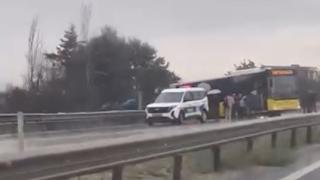 İETT otobüsü yoldan çıktı