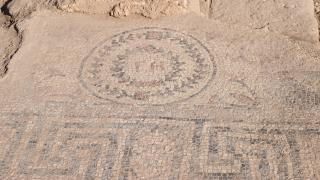 5. yüzyıla ait yazıtlı mozaik gün yüzüne çıkarıldı