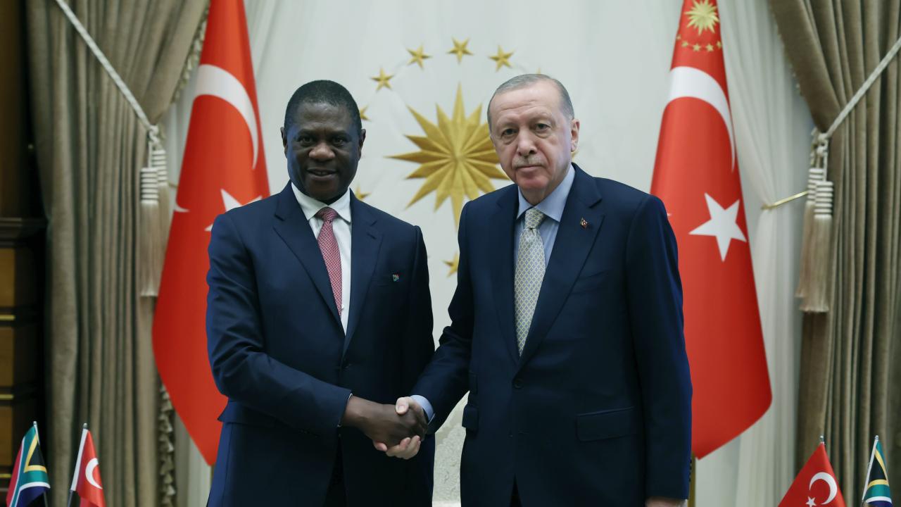 Cumhurbaşkanı Erdoğan, Güney Afrika Cumhuriyeti Cumhurbaşkanı Yardımcısı Mashatile’yi kabul etti