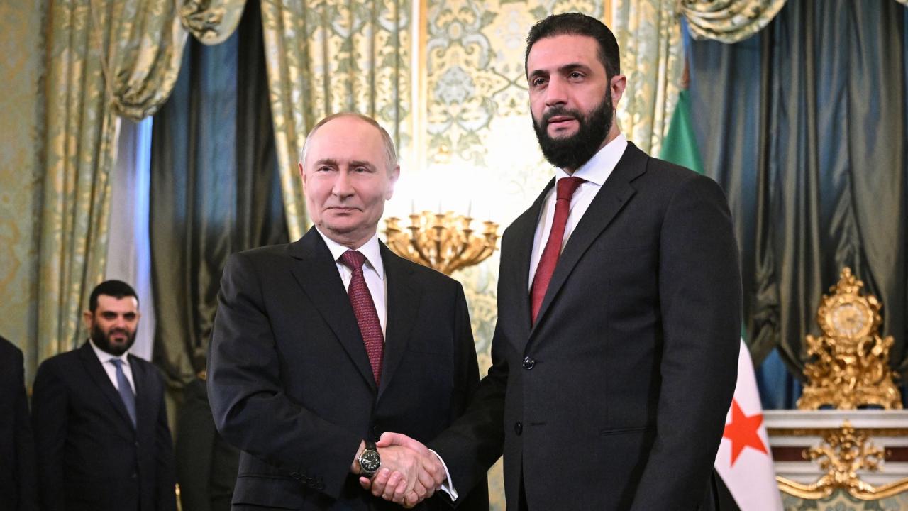 Şara, Moskova’da Putin ile Suriyedeki askeri tesislerin yeniden yapılandırılmasını görüşecek