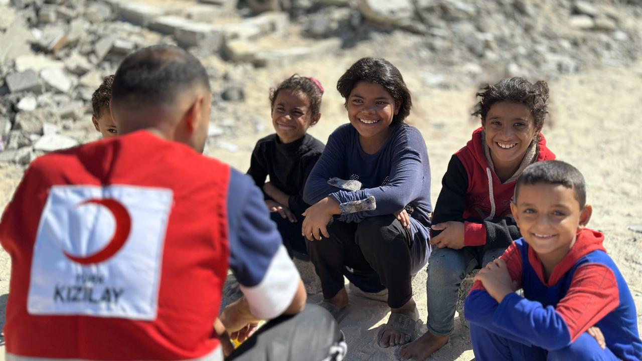 Türk Kızılay, Gazze’de gıda yardımlarını sürdürüyor