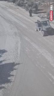 İsrailli hırsız, Filistinli yaşlı adamın bastonunu çaldı