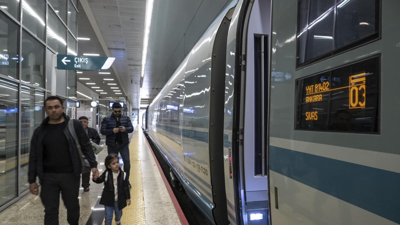 Ankara YHT Garı 40 milyondan fazla yolcuyu ağırladı Ankara YHT Garı 40 milyondan fazla yolcuyu ağırladı