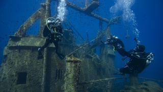 21 yıl önce batan Monem gemisi dalgıçların gözdesi oldu