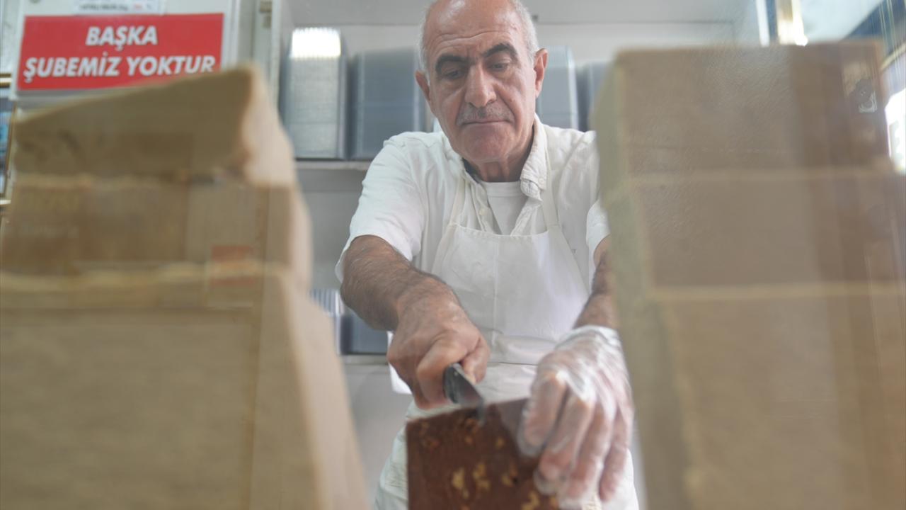 Güneydoğu'daki asırlık işletmeler, farklı lezzetleri kuşaktan kuşağa aktarıyor