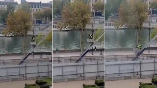 Louvre Müzesi soyguncularının kaçma anı kamerada