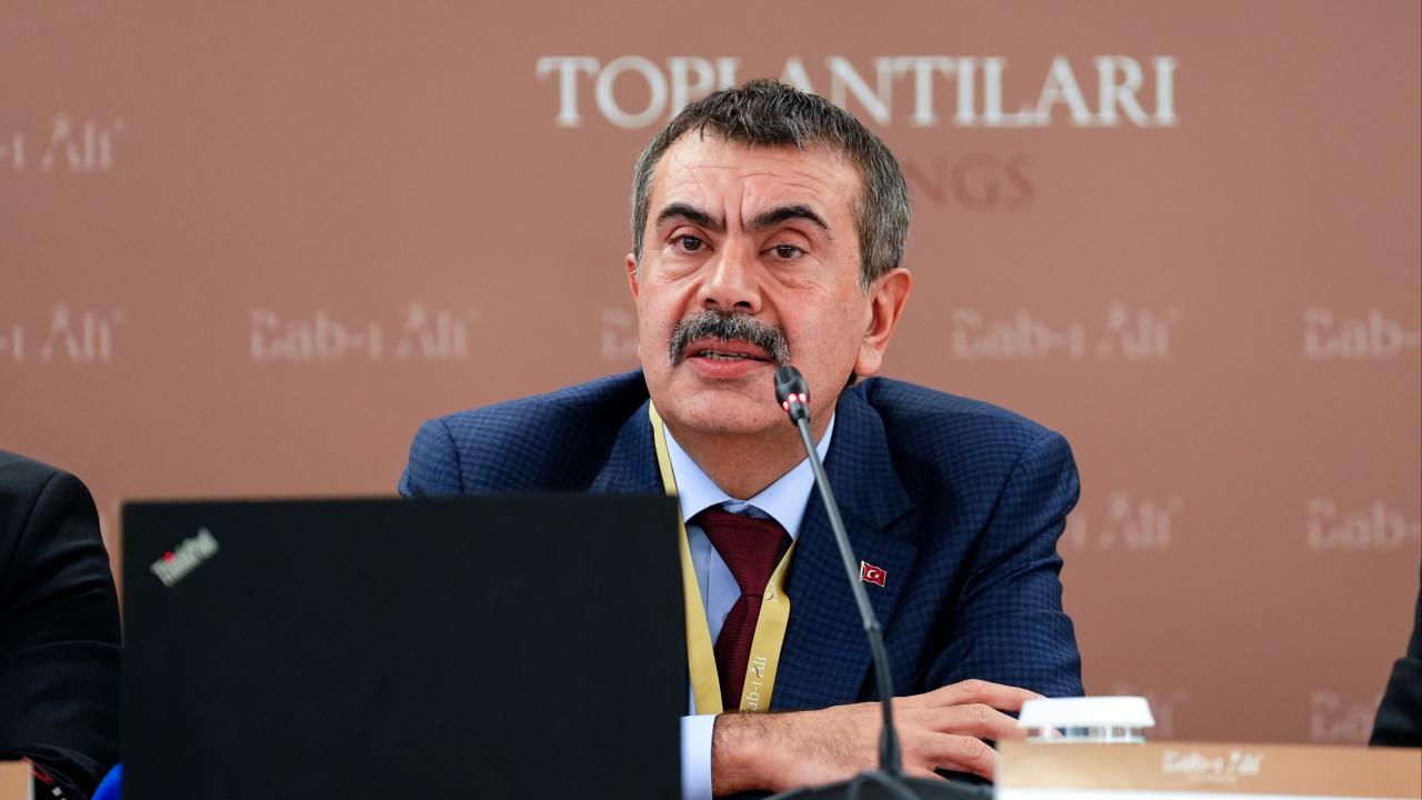 Bakan Tekin: Yapay zeka destekli açık uçlu soruların değerlendirilmesiyle ilgili proje geliştiriyoruz