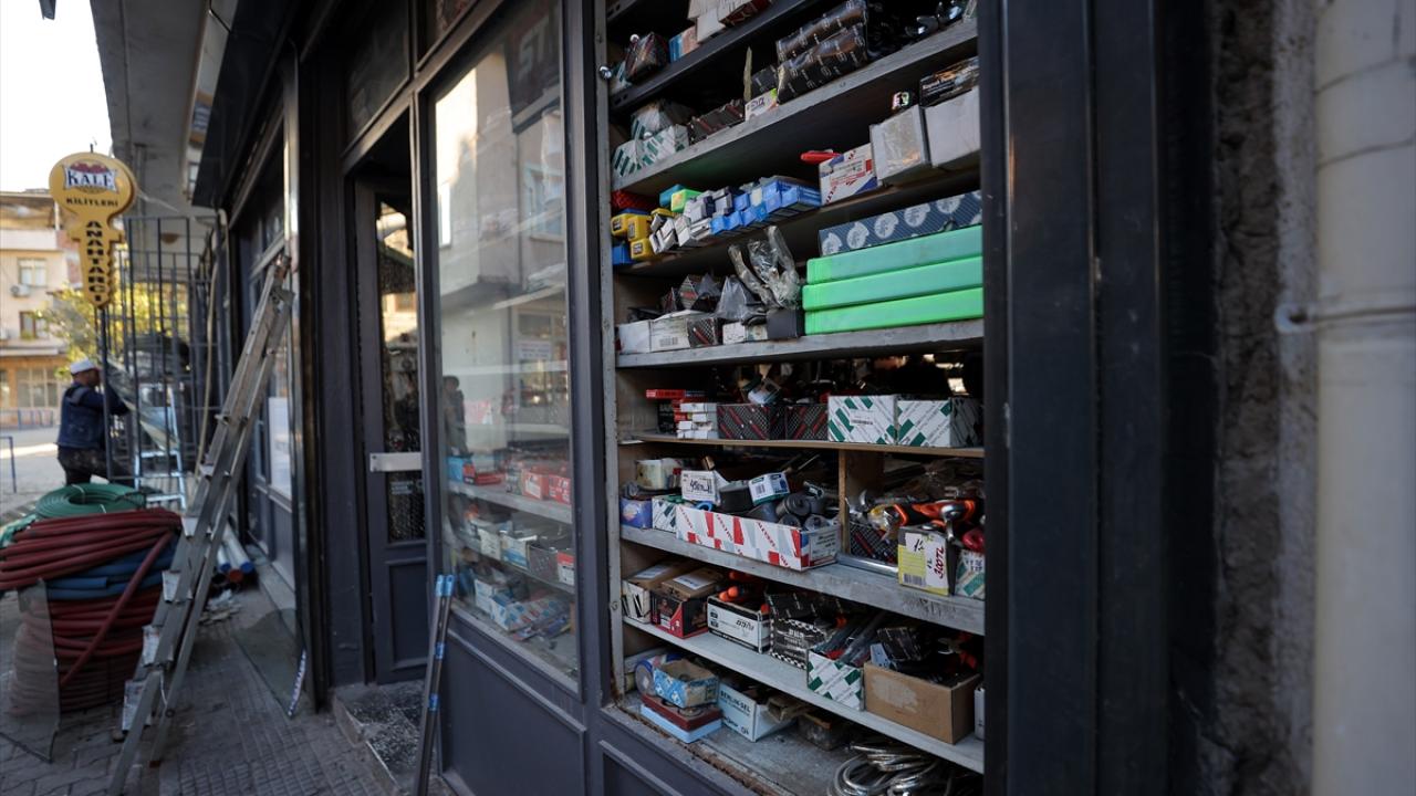 "Bizim gidebileceğimiz hiçbir yer yok, sadece Sındırgı var"