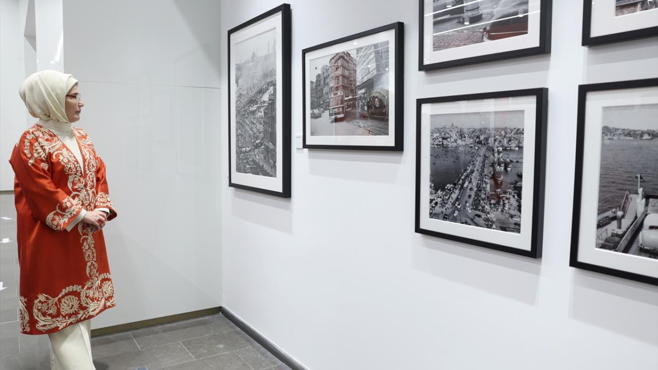 "VakıfBank Sanat Galerisi`nin hayırlara vesile olmasını diliyorum"