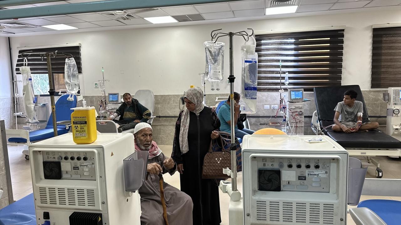 Han Yunus'taki diyaliz merkezi Türk derneklerinin desteğiyle yeniden hizmete açıldı