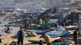 Filistinli balıkçılar, saldırılarda hasar gören tekneleriyle denize açılmayı hedefliyor