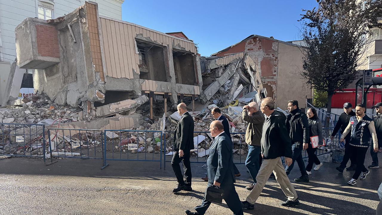 Gebzede çöken binada bilirkişi incelemesi başladı