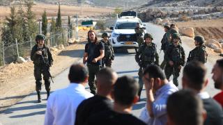 İsrail askerleri, arazilerine girmeye çalışan Filistinli çiftçilere müdahale etti