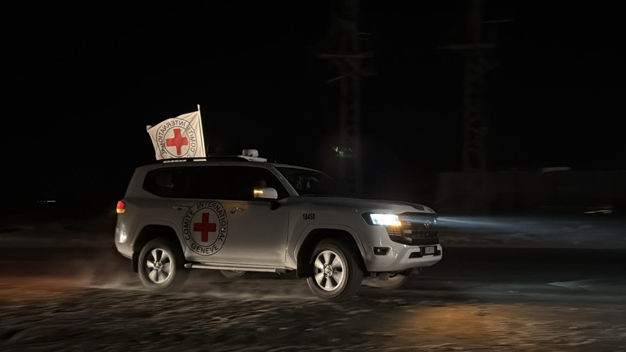 Hamas, 3 İsrailli esirin cesedini daha teslim etti