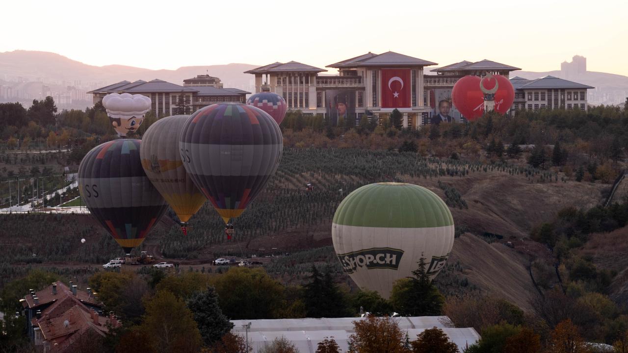 Cumhurbaşkanlığı Külliyesi'nde sıcak hava balonu etkinliği