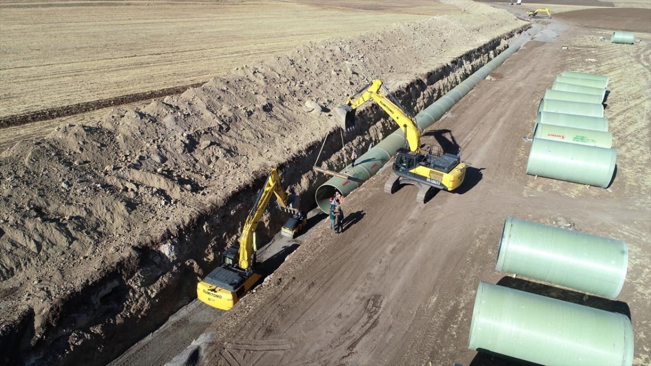 Dev boruların döşendiği Muş Ovası'nda tarım arazileri suya kavuşacak