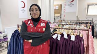 Depremden ilham aldı, şimdi köy okullarına umut dağıtıyor