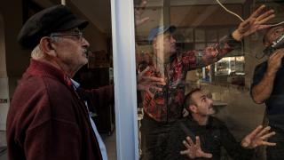 Üst üste depremler yaşayan Sındırgı esnafından borç ödemelerinin ertelenmesi talebi