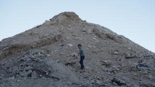 Şam’da devrik Esed rejimi enkazlardan yapay dağ oluşturdu