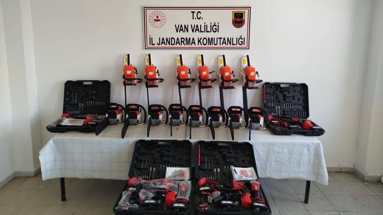 Van'da 430 bin TL değerinde gümrük kaçağı eşya ele geçirildi