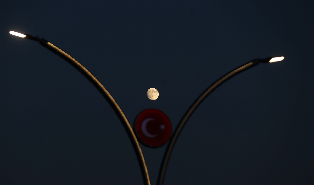 Kırklareli`nde dolunay