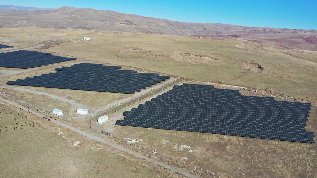 Ağrı’nın güneşi devlet desteğiyle elektrik enerjisine dönüşüyor