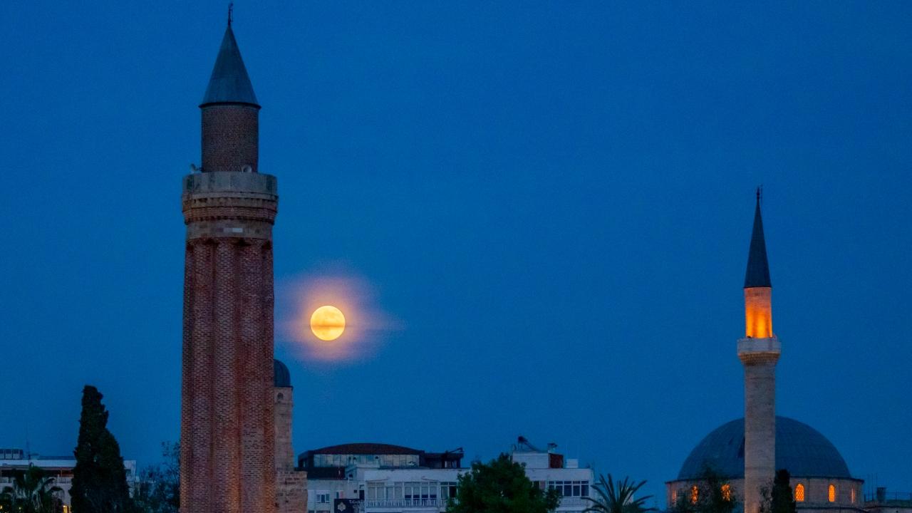 Dolunay Antalya'da da ilgiyle izlendi