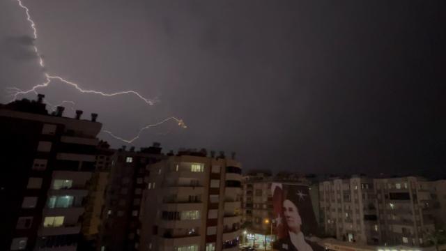 Antalya'da sağanak etkili oldu