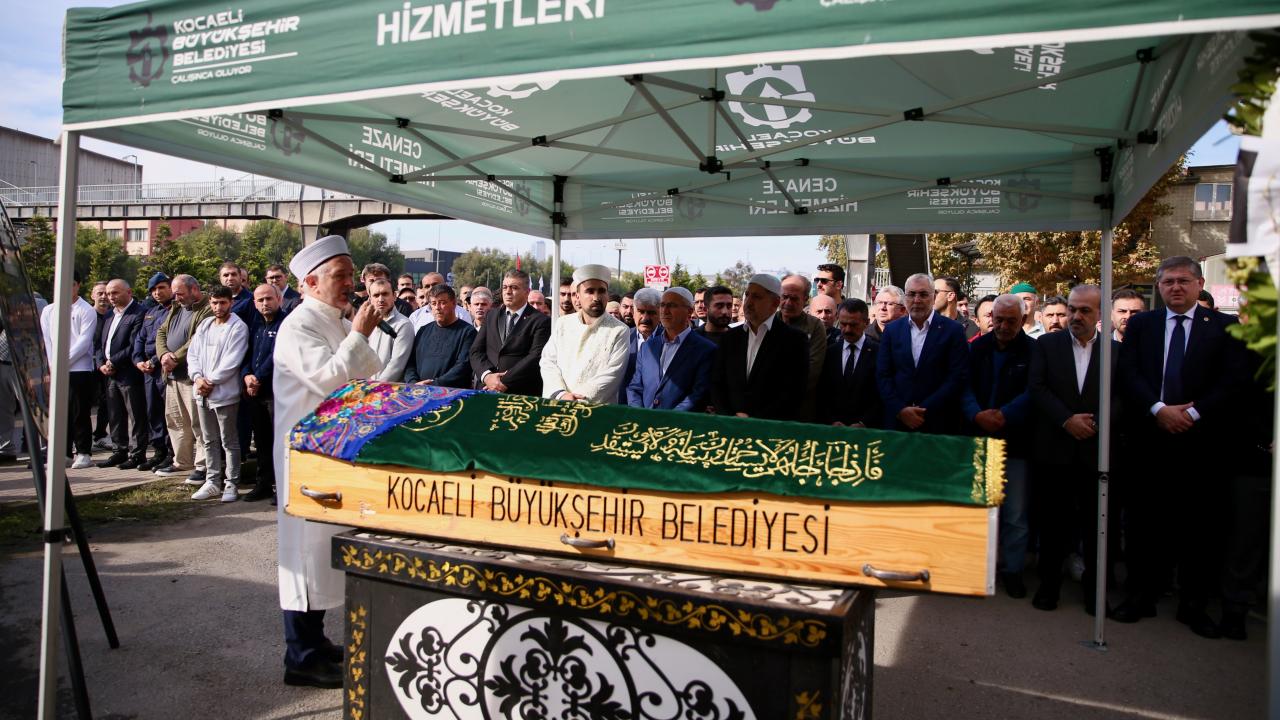 Fabrikadaki yangında hayatını kaybedenler son yolculuğuna uğurlandı