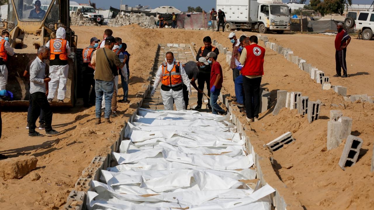 Katil İsrail'in Gazze'de ateşkesten bu yana düzenlediği saldırılarda 241 Filistinli hayatını kaybetti