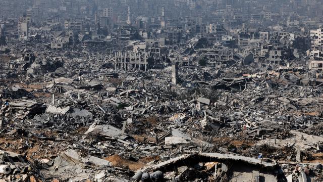 Gazze'deki Sivil Savunma: Ağır Ekipman Eksikliği Nedeniyle 8 Bin 500 Naaşa Ulaşılamıyor