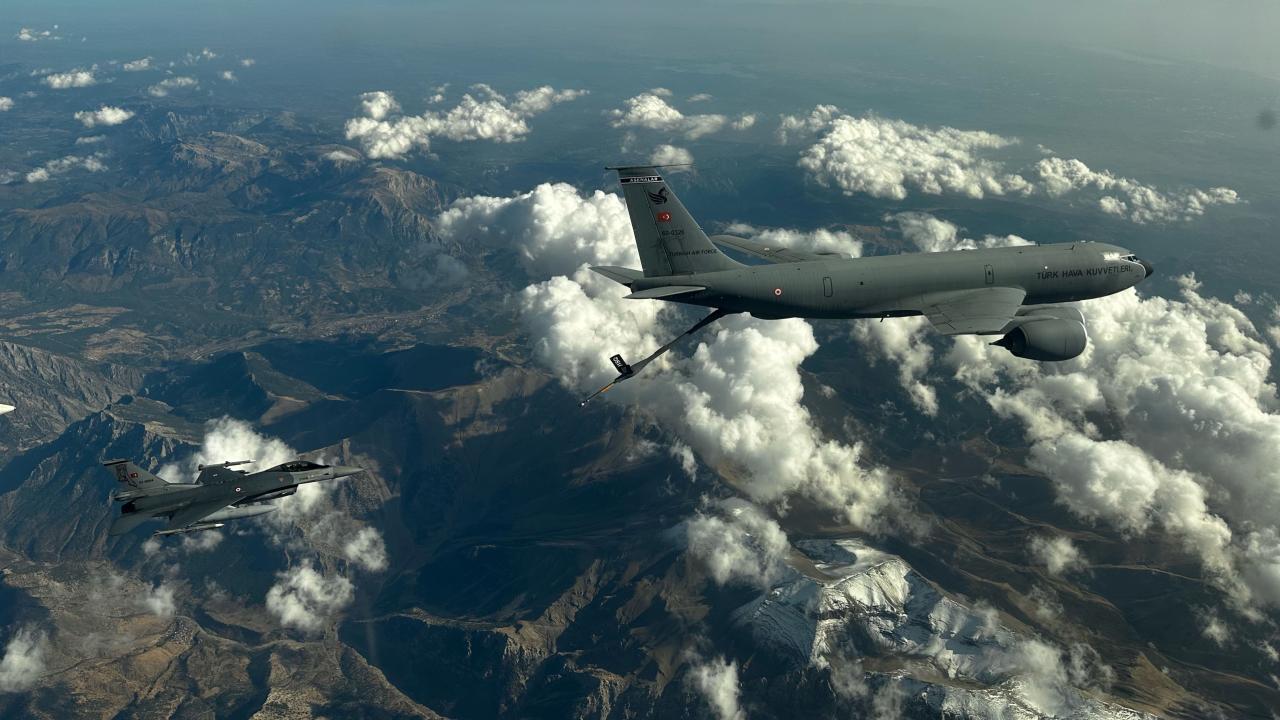 Hava Kuvvetlerinden Akdenizde eğitim uçuşu