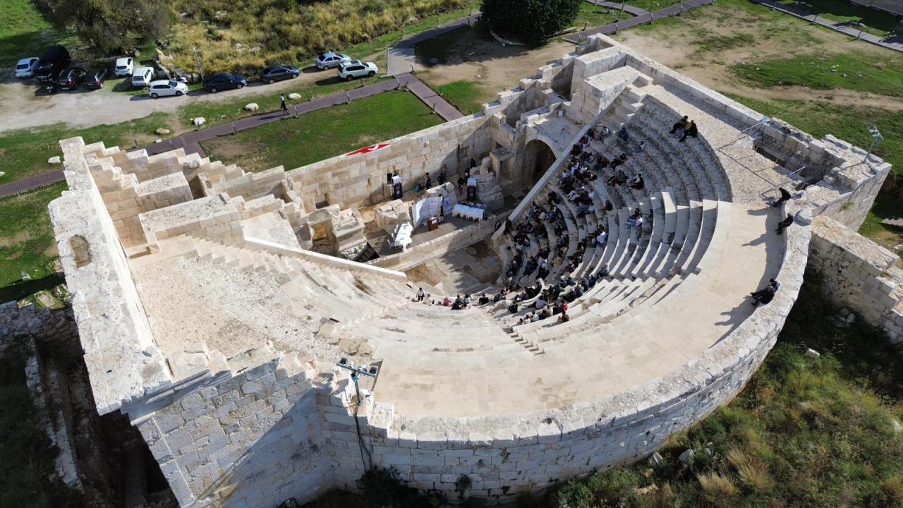 Patara Meclisi'nde genç münazaracılar fikirlerini yarıştırdı