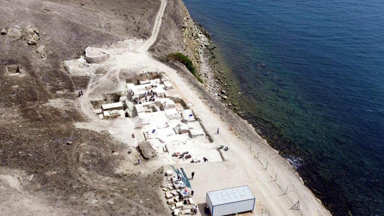 Perinthos Antik Kenti kazılarında denizde liman yapısı tespit edildi