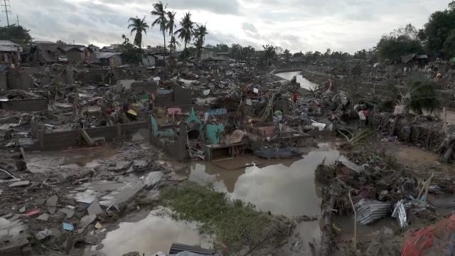 Filipinler'i tayfun vurdu: En az 114 ölü