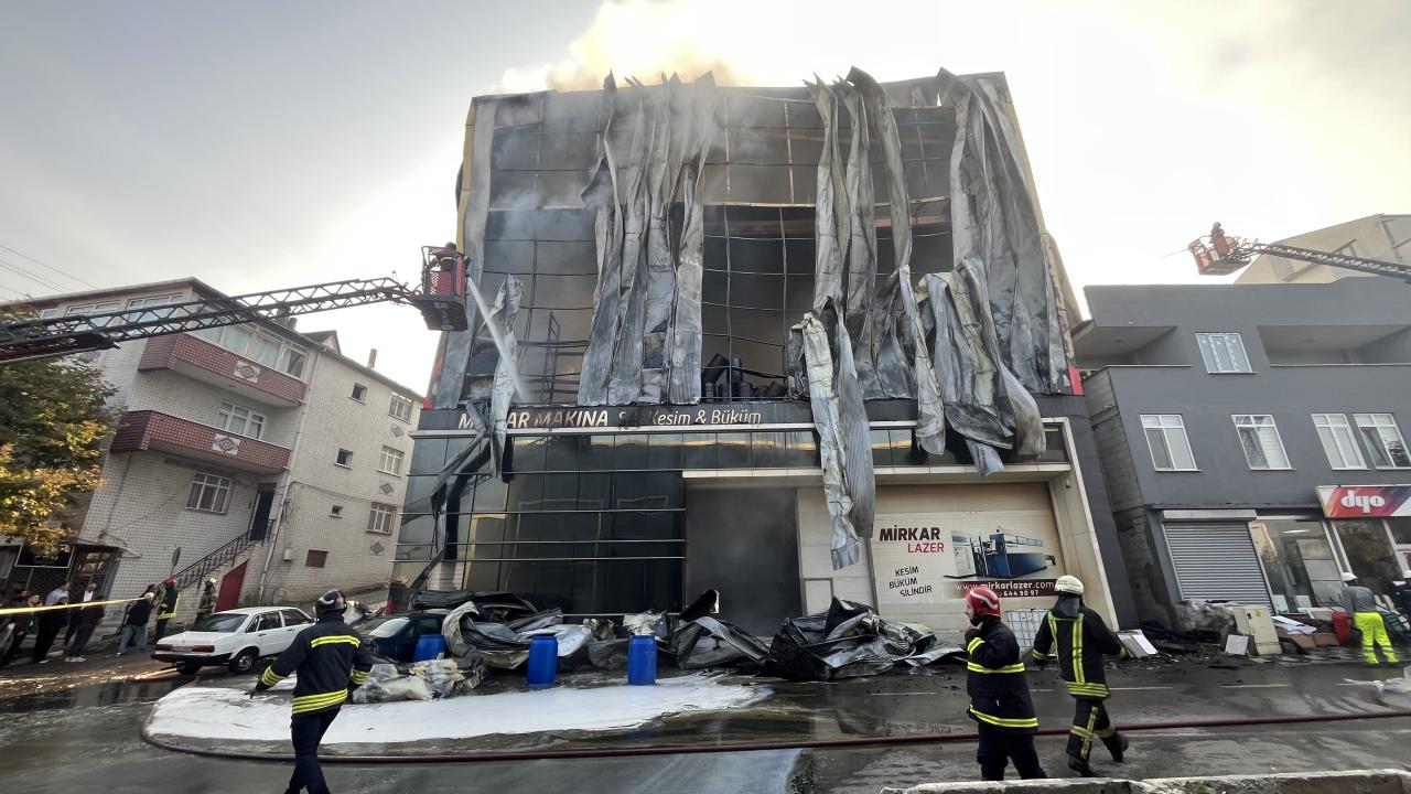 Kocaeli'de parfüm deposunda yangın: 6 can kaybı