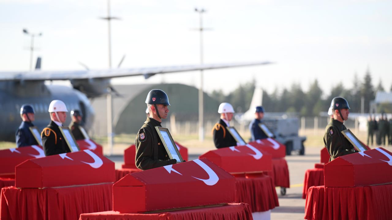 Şehitlerimizi uğurluyoruz