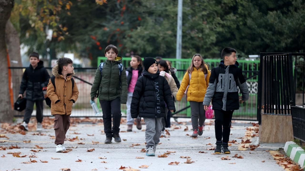 Okullarda ara tatil sonrası ilk ders zili çaldı