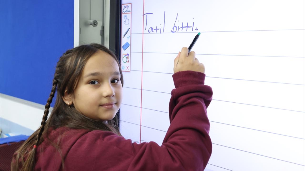 Okullarda ara tatil sonrası ilk ders zili çaldı