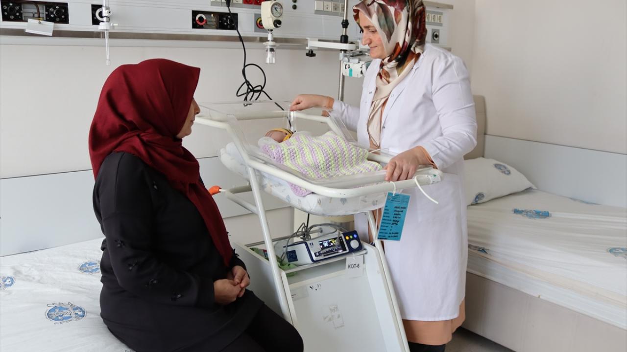 "Çocuğun durdurulmadan çalışan kalbinde bu operasyonu gerçekleştirdik"