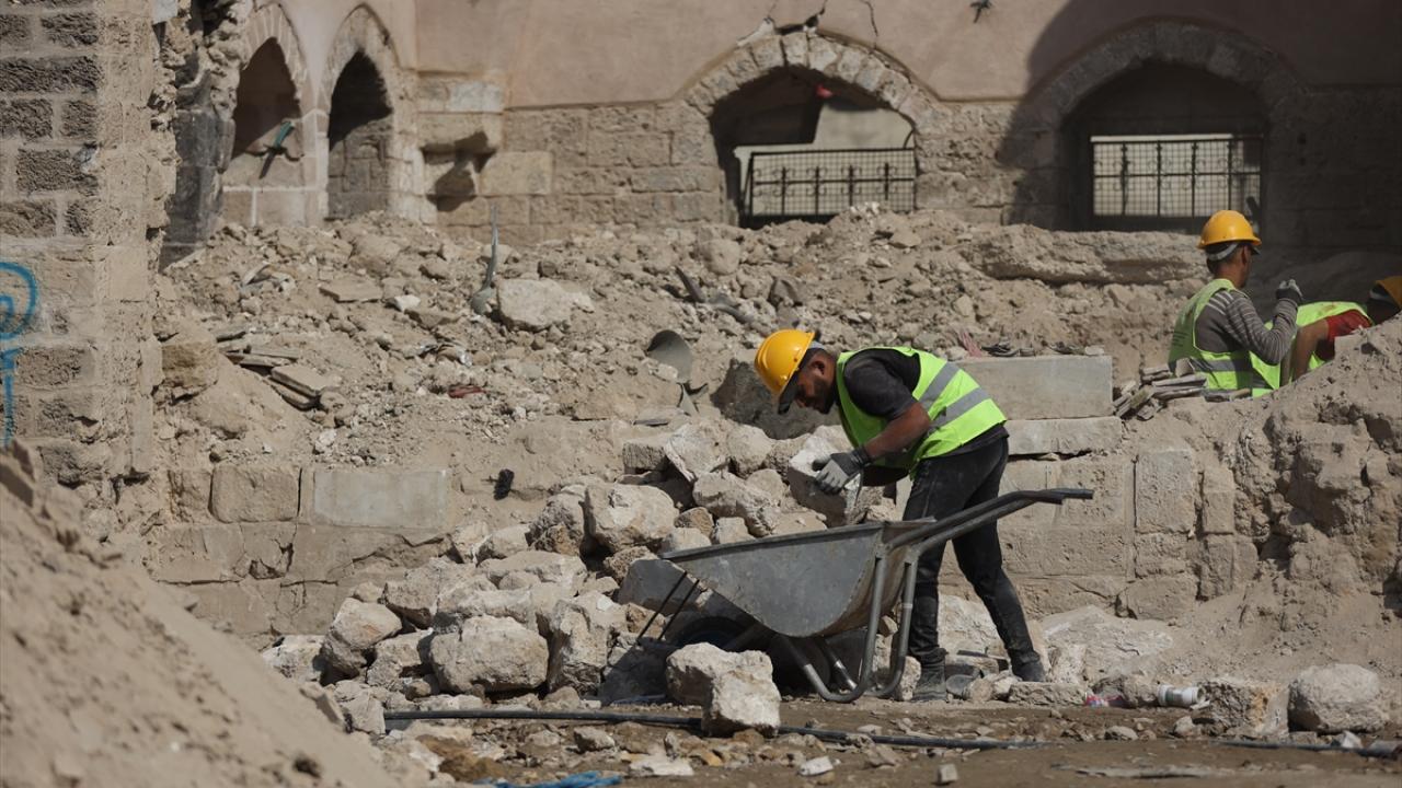 Çalınan her eser Filistin`in farklı tarihi dönemlerini yansıtıyor