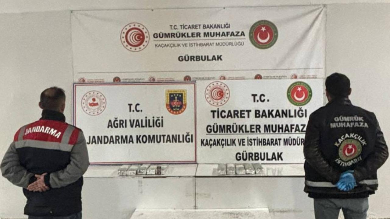 Gürbulak’ta iki tırda 10 kilo 574 gram uyuşturucu ele geçirildi