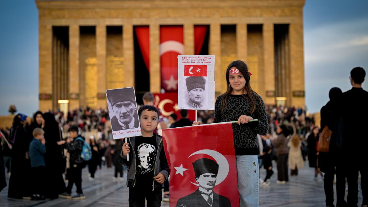 Anıtkabir 81 ilden gelen ziyaretçilerle dolup taştı